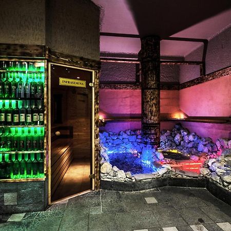 Hotel Korona Wellness, Rendezvény és Borszálloda Eger Esterno foto
