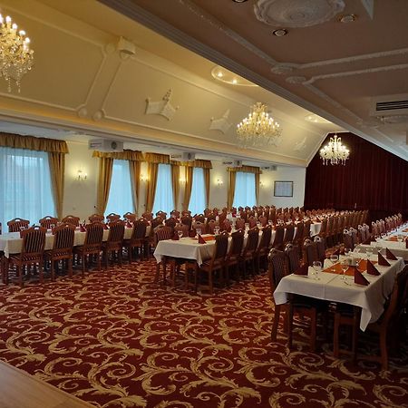 Hotel Korona Wellness, Rendezvény és Borszálloda Eger Esterno foto