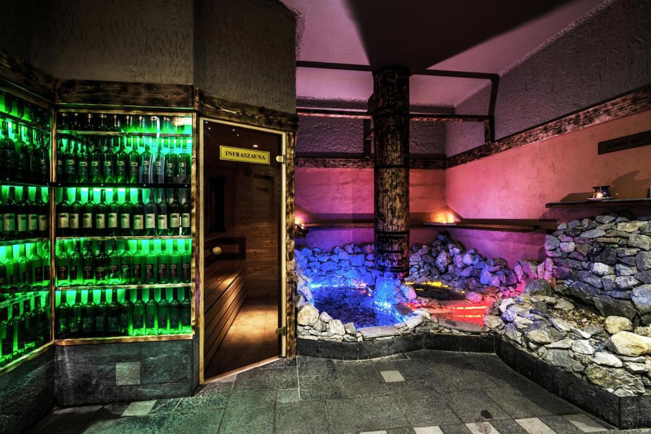 Hotel Korona Wellness, Rendezvény és Borszálloda Eger Esterno foto