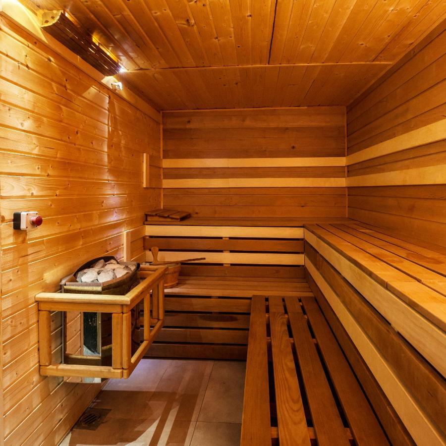 Hotel Korona Wellness, Rendezvény és Borszálloda Eger Esterno foto