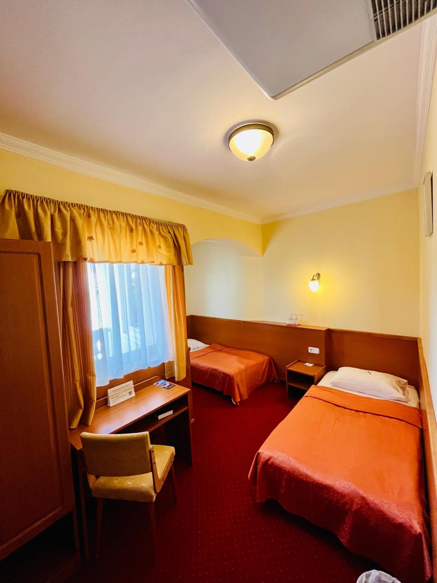 Hotel Korona Wellness, Rendezvény és Borszálloda Eger Camera foto