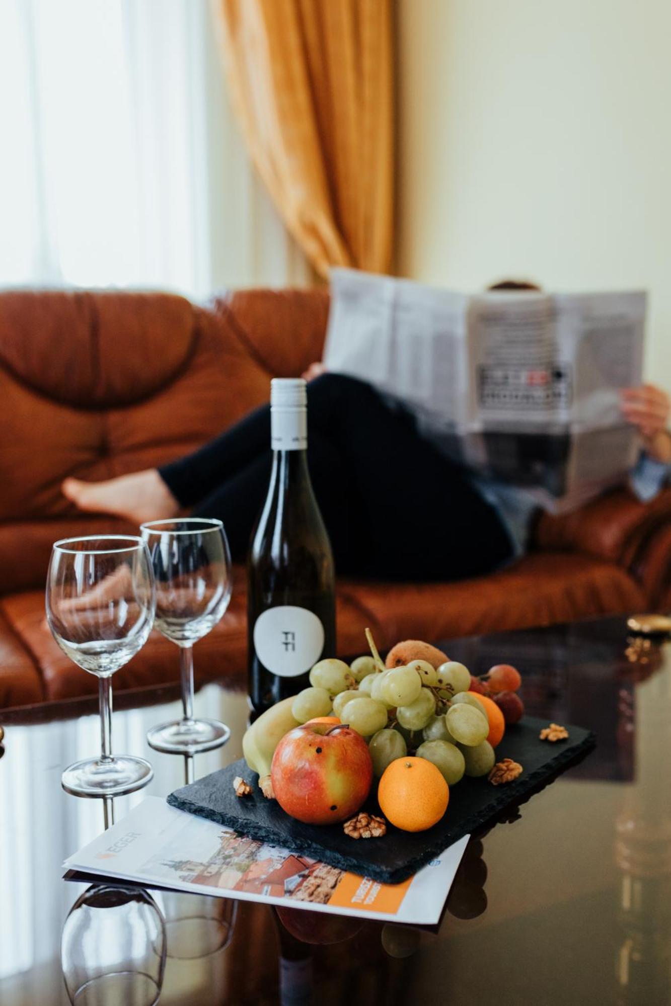 Hotel Korona Wellness, Rendezvény és Borszálloda Eger Esterno foto