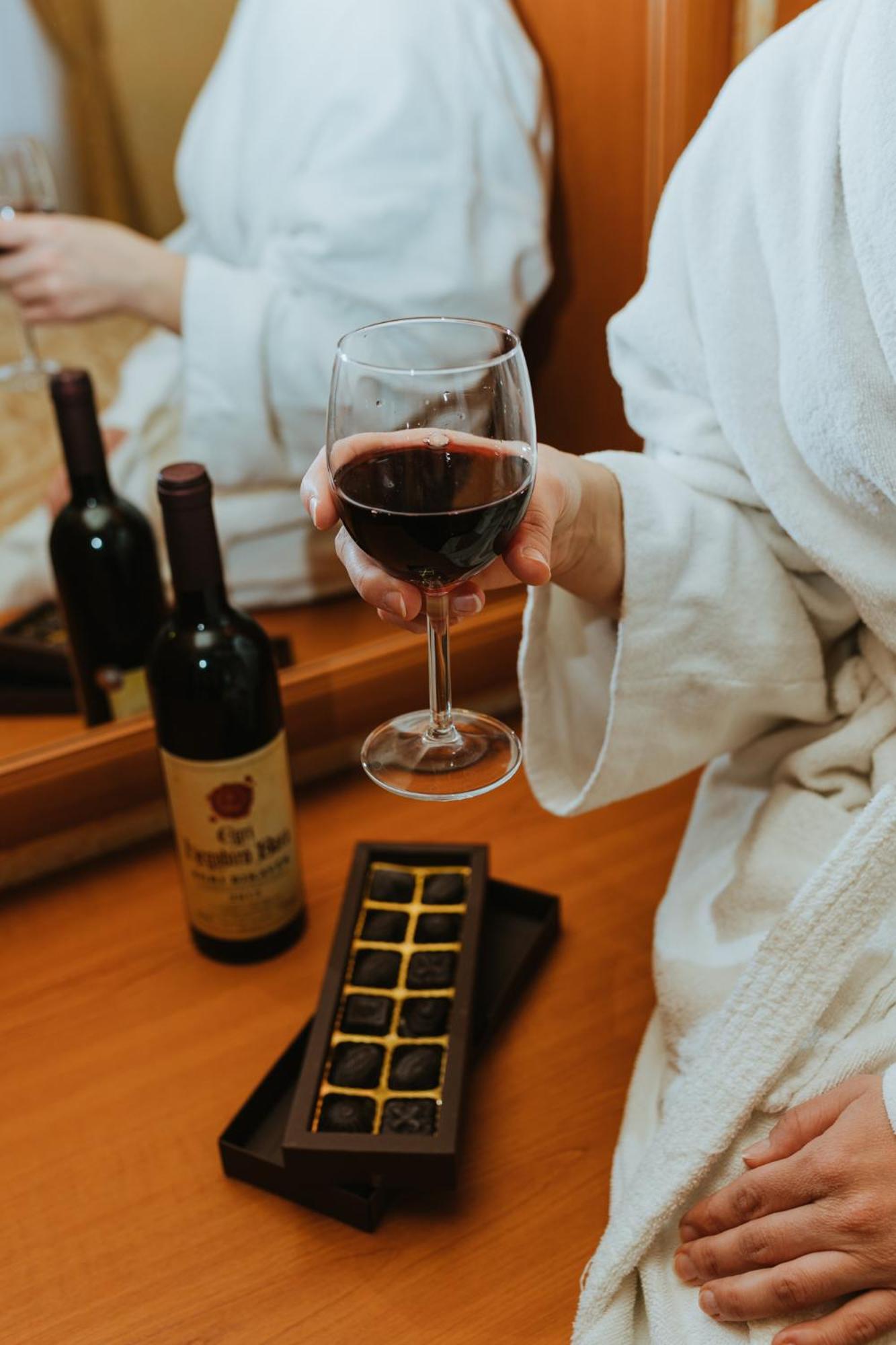 Hotel Korona Wellness, Rendezvény és Borszálloda Eger Esterno foto